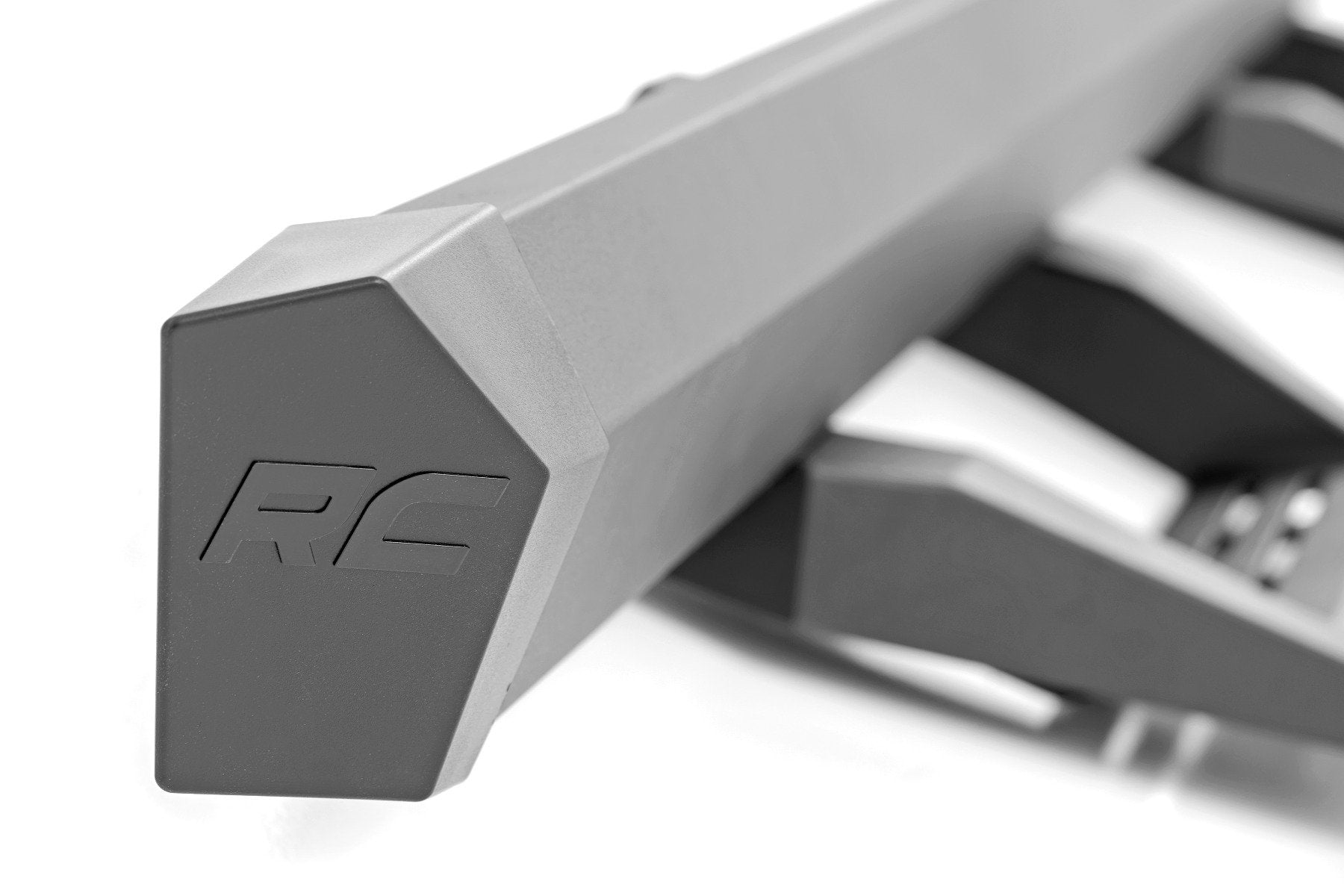 SRX2 Adj Aluminum Step | Crew Cab | Chevy/GMC 1500/2500HD/3500HD (07-18 & Classic)