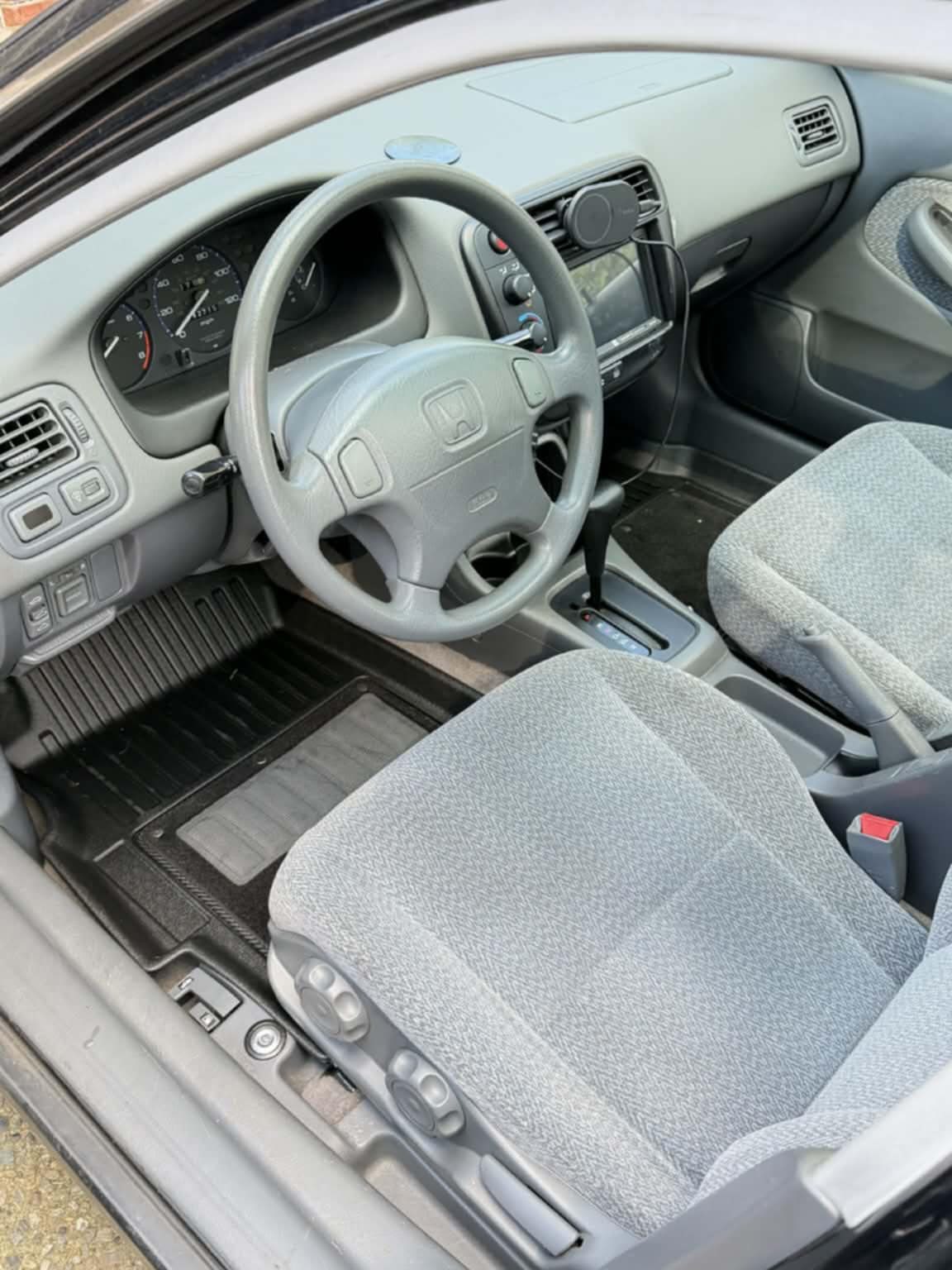 Classic Mat - Kurashikku All-Weather Floor Liners for Honda Civic 1996-2000 Hatchback/Coupe USDM Specifications (LHD model)