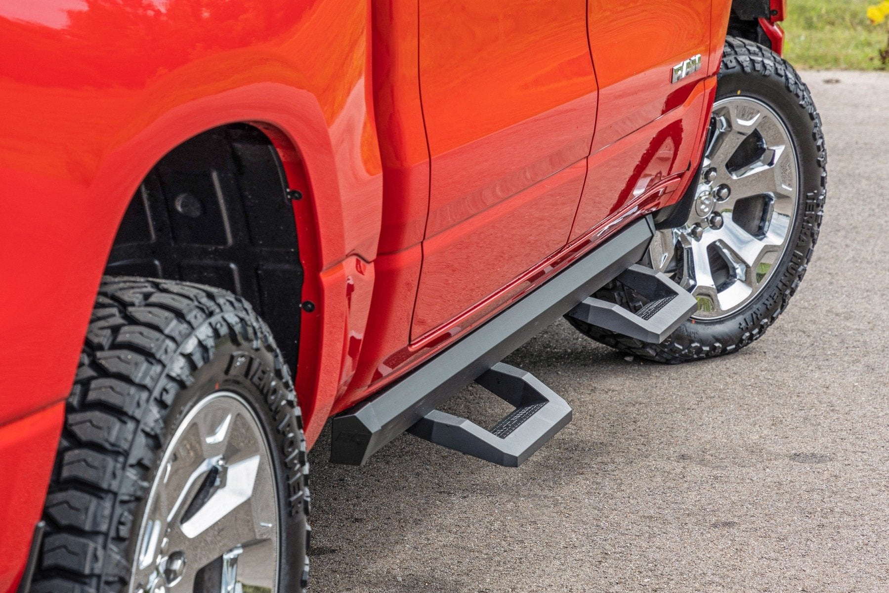 SR2 Adjustable Aluminum Steps | Crew Cab | Ram 1500 (19-24)/1500 TRX (21-24) 