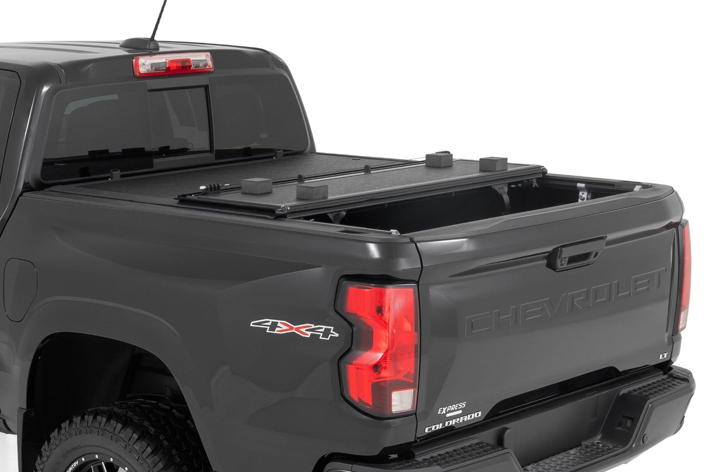 Hard Low Profile Bed Cover | 5' Bed | Chevy/GMC Canyon/Colorado (15-22)