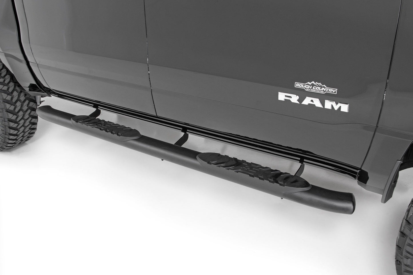 Oval Nerf Step | Crew Cab | Black | Ram 1500 (19-25)/1500 TRX (21-24) 