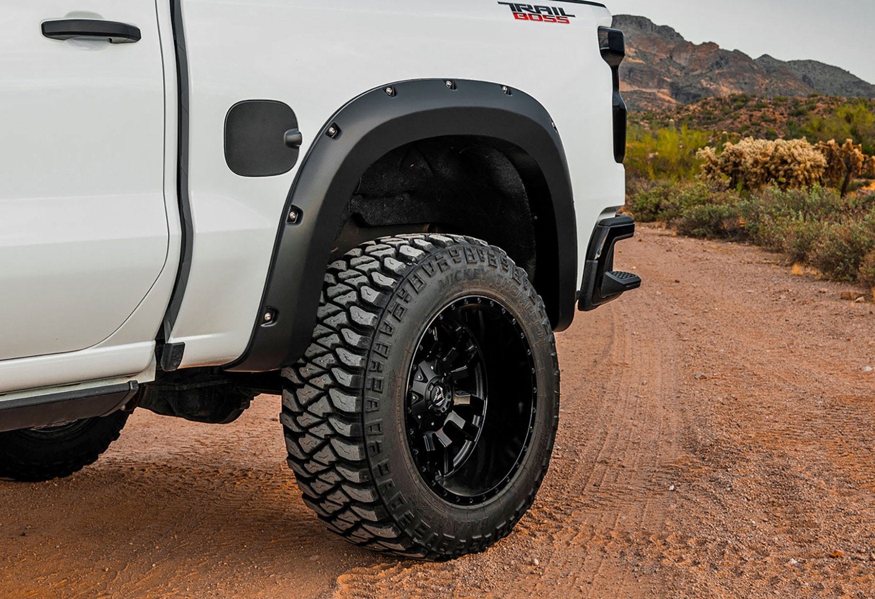 Pocket Fender Flares | G7J Rainforest Green | Chevy Silverado 1500 2WD/4WD (2019-2021)