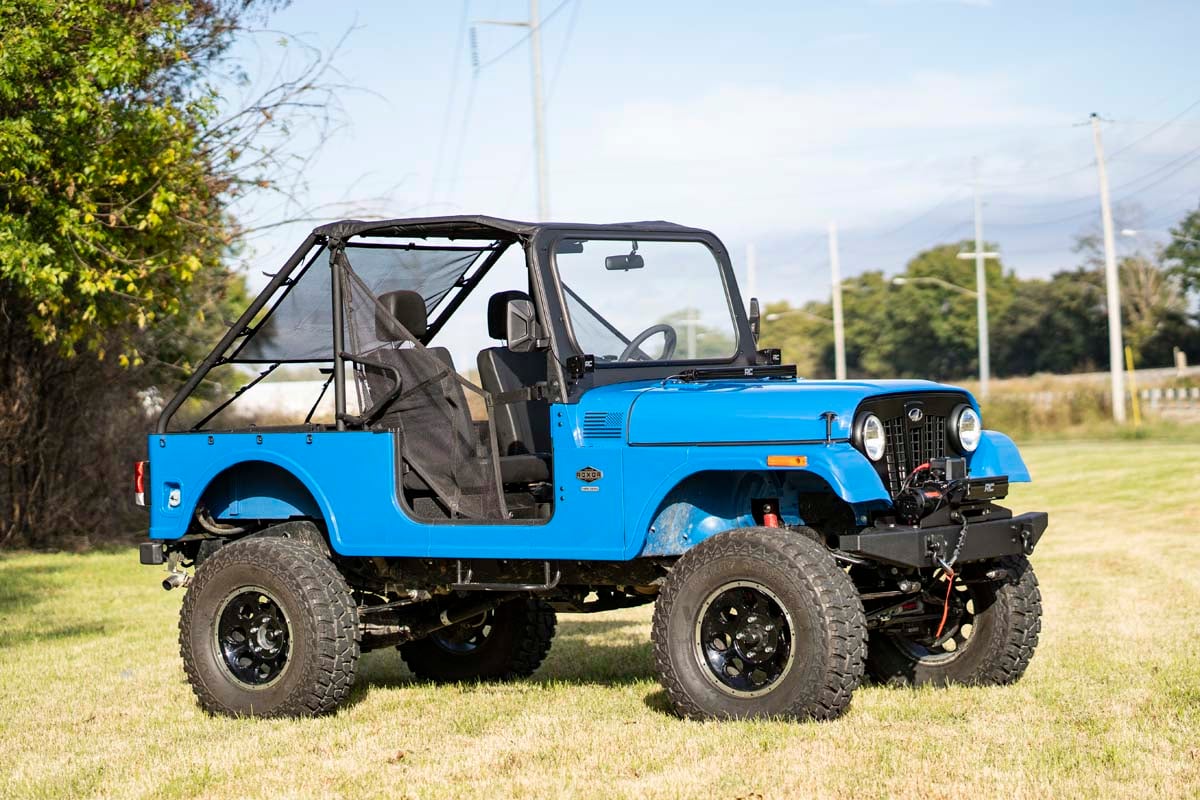 LED Light Kit | Hood Mount | 30" Black Single Row | Mahindra Roxor